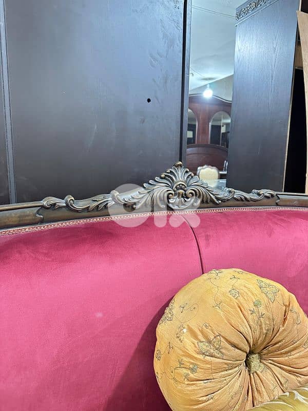 طقم كنبايات حفر خشب زان ملكي اربع قطع مع طقم طاولات 13