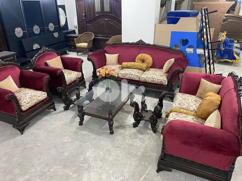 طقم كنبايات حفر خشب زان ملكي اربع قطع مع طقم طاولات 16