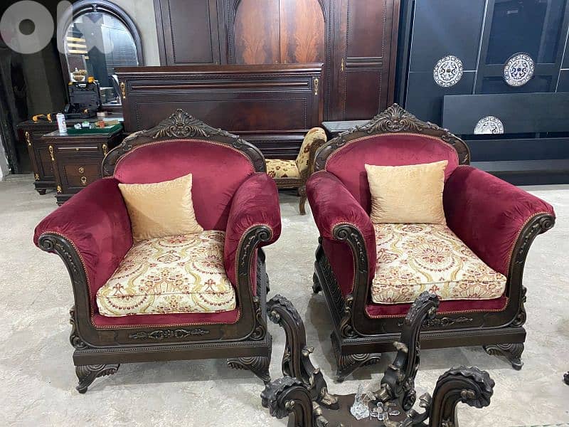 طقم كنبايات حفر خشب زان ملكي اربع قطع مع طقم طاولات 17