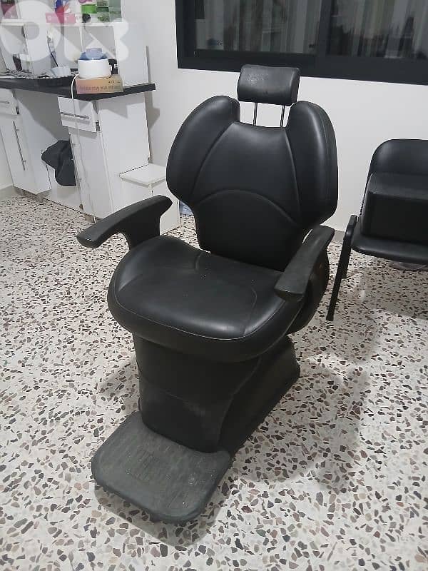 صالون حلاقة كامل للبيع 2