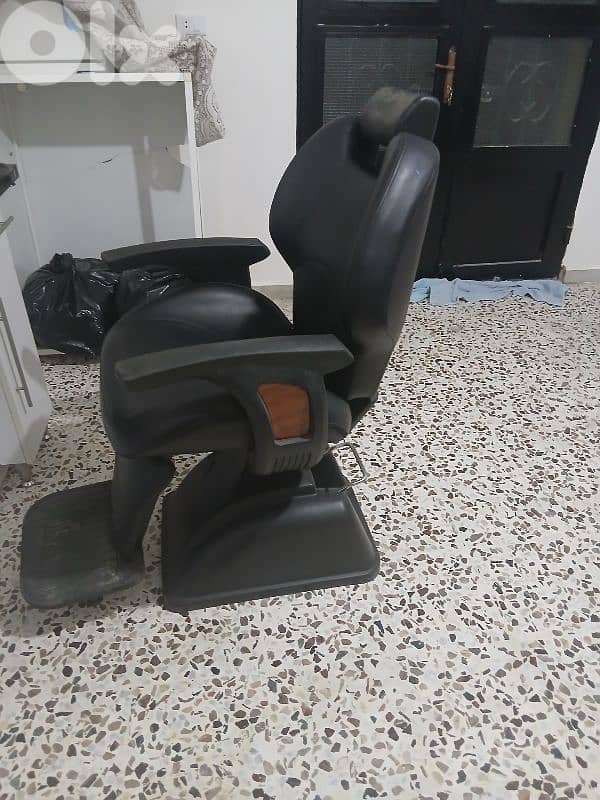 صالون حلاقة كامل للبيع 3