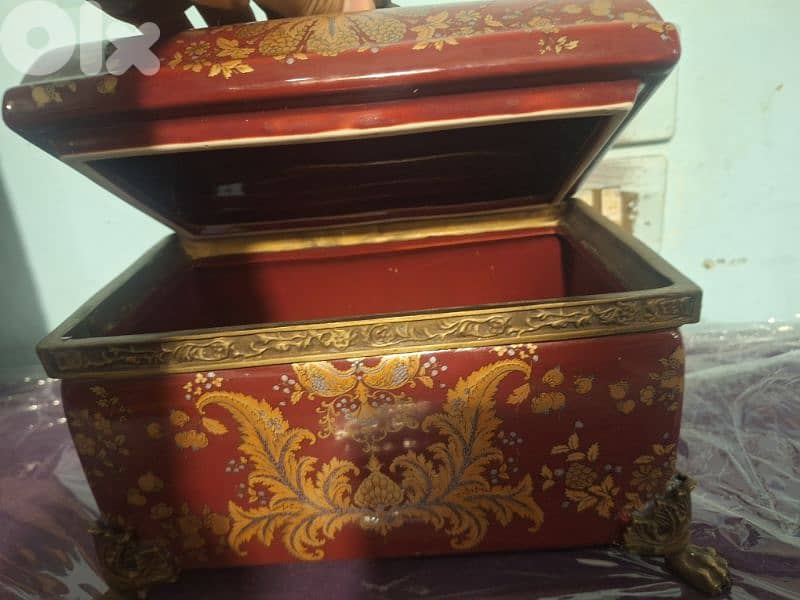 box of porcelain sévres hand made 2