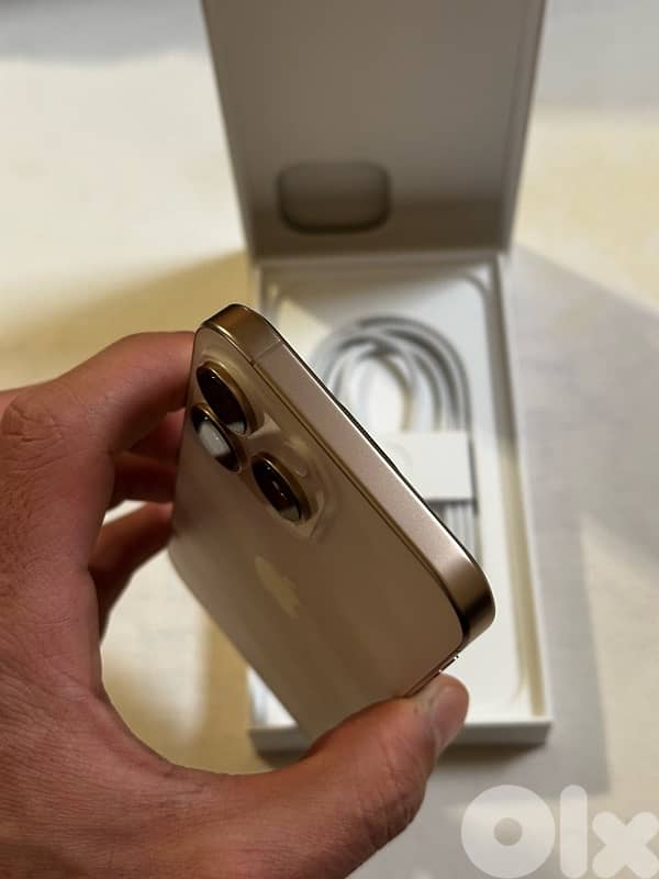 Iphone 16 Pro max 256GB Like new 0 scratch 2