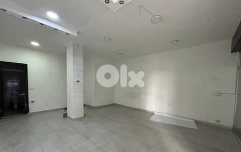 Prime location Shop in Hamra Koraytem متجر للايجار في الحمرا قريطم