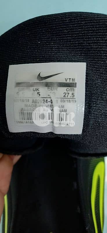 Nike Air Max used like new Size 43 (Delivery in beirut) 5