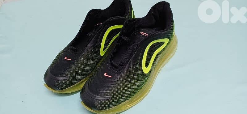 Nike Air Max used like new Size 43 (Delivery in beirut) 6