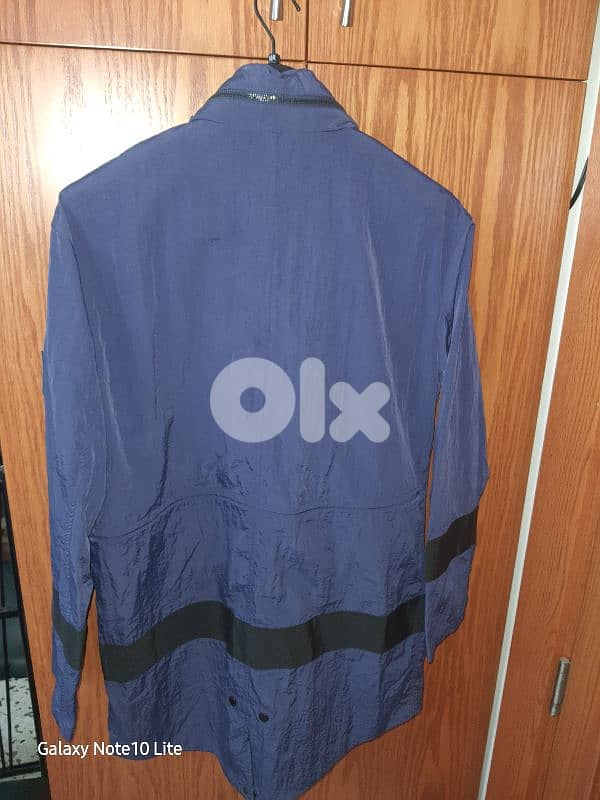 CALVIN KLEIN ANORAC  size medium Large 3