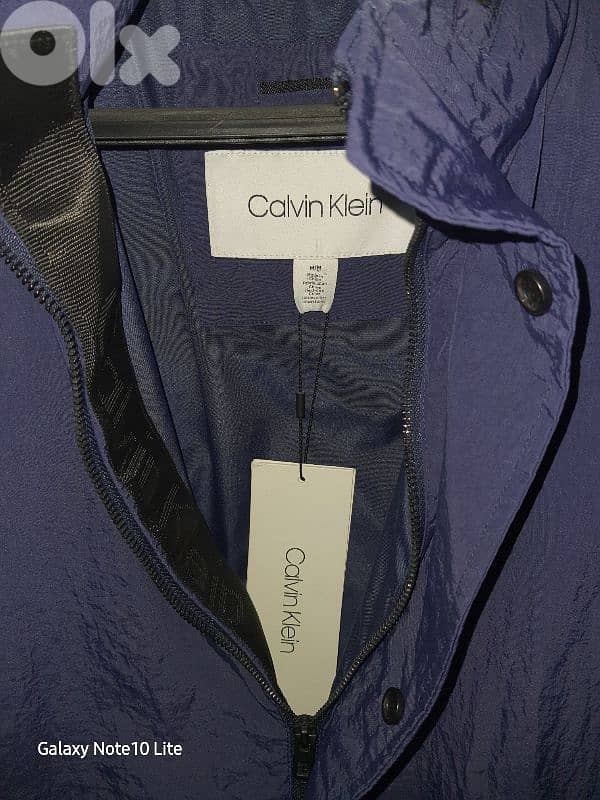 CALVIN KLEIN ANORAC  size medium Large 4