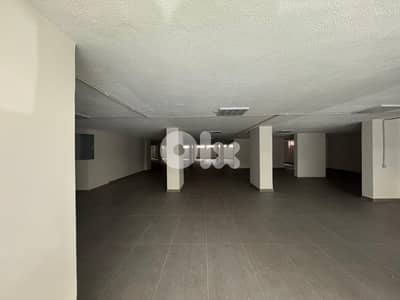 SPACIOUS WAREHOUSE FOR SALE IN AIN EL TINEH PRIME | 900SQ | AM-321
