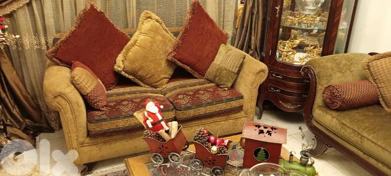 2 sofas for sale 3 seaters and 2 seaters only من عند عز الدين 1