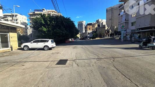 Stand -Alone  shop/Showroom Zalka main souk  road