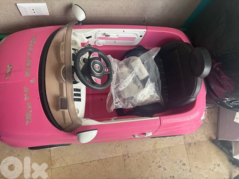 Girls Electric Licensed Fiat 500s Sit-in Pink Ride On Car + Remote 2