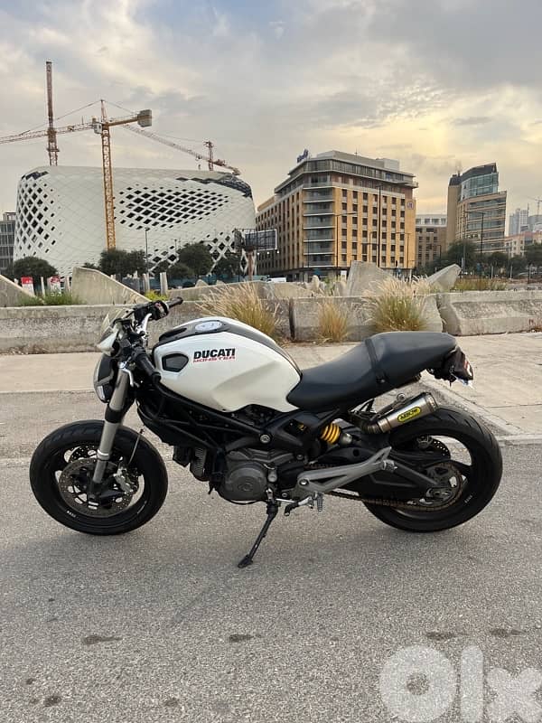 Ducati monster 696 2009 1