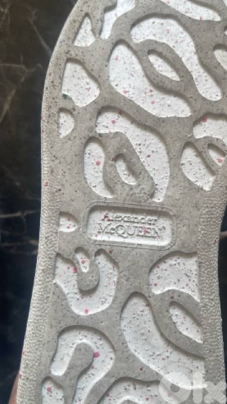 Alexander mc queen like new original 3