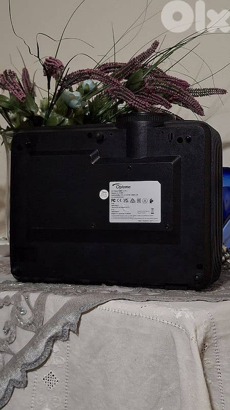 لقطة: بروجكتر Optoma أصلي - بحكم الجديد (مستخدم 88 ساعة فقط!) 7