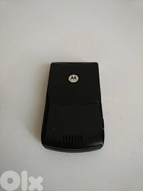 Old Motorola V3 Razr (read details) - Not Negotiable 5