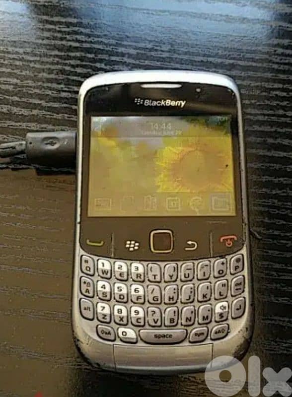 Old Blackberry Curve (read details) - Not Negotiable 1