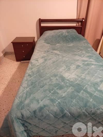 تختين ماسيف زان مع كومودينة