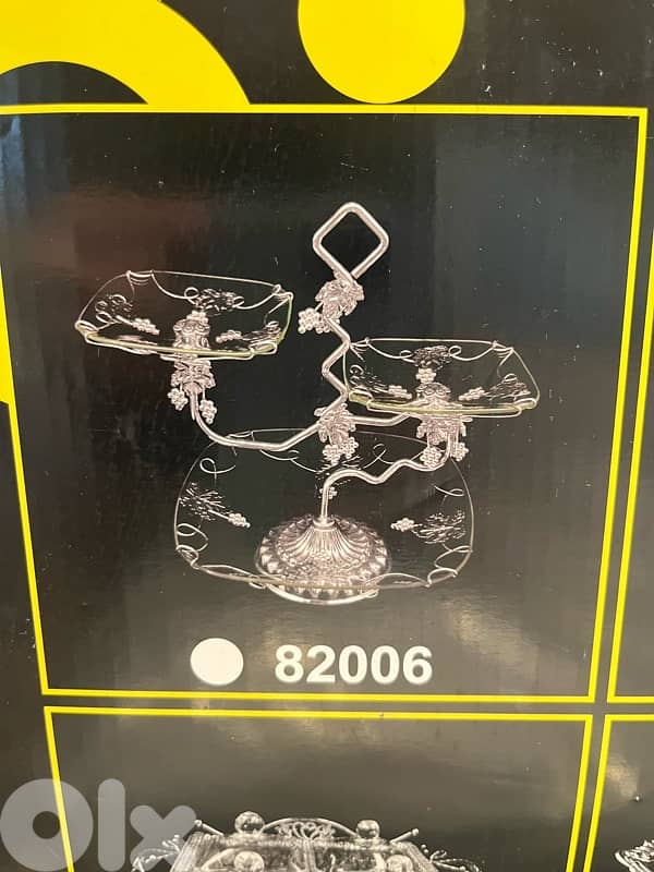 glass serving stand 1