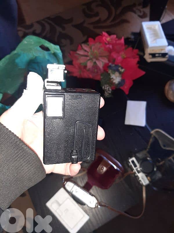 2 cameras With flashes and stand Antique 5