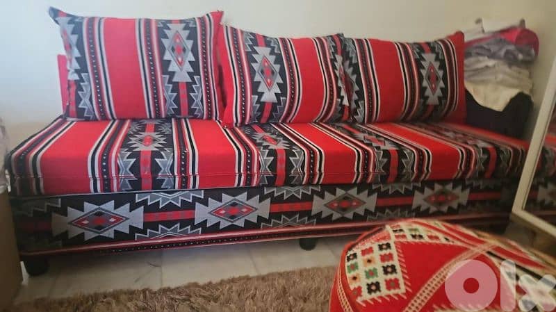 قعدة عربية عالية عن الأرض للصالون جداد 2