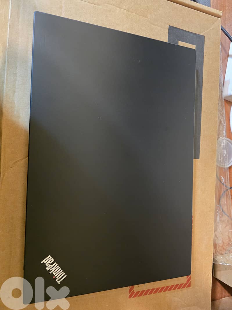 LENOVO P15S WORKSTATION CPU I7 10610U RAM 20 P520 VGA 2