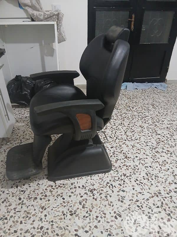 صالون حلاقة كامل للبيع 9