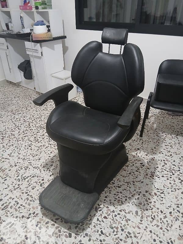 صالون حلاقة كامل للبيع 10