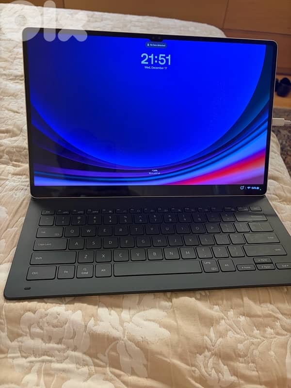 Samsung Tab S9 Ultra with cover keyboard and pen 1