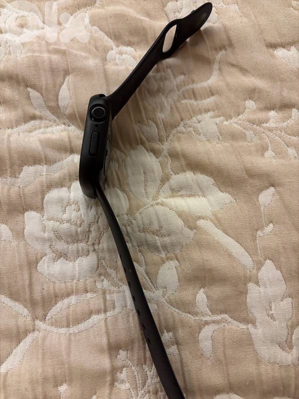 Apple Watch Series 10 in excellent condition 2