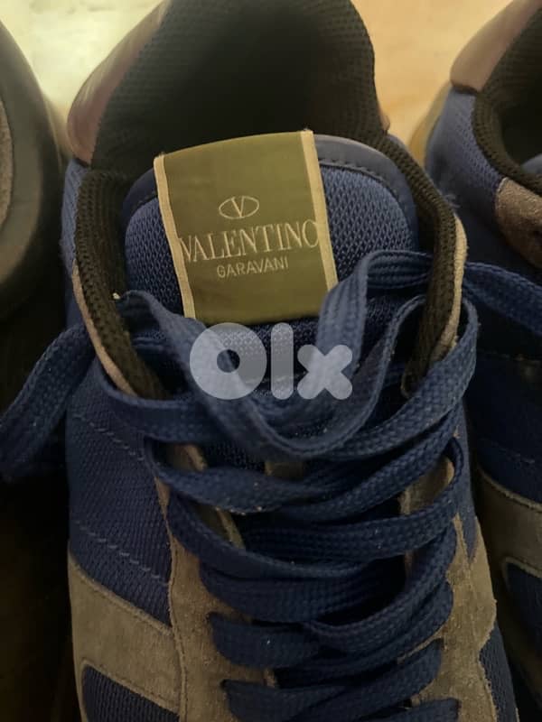 no copy!!!! legit 2 valentinos  and 1 camper 2