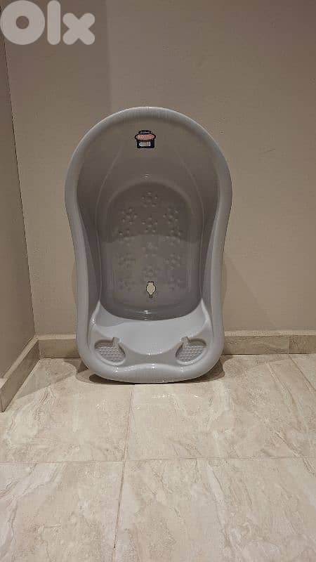 Sevi bebe Baby Bathtub with Drain 1