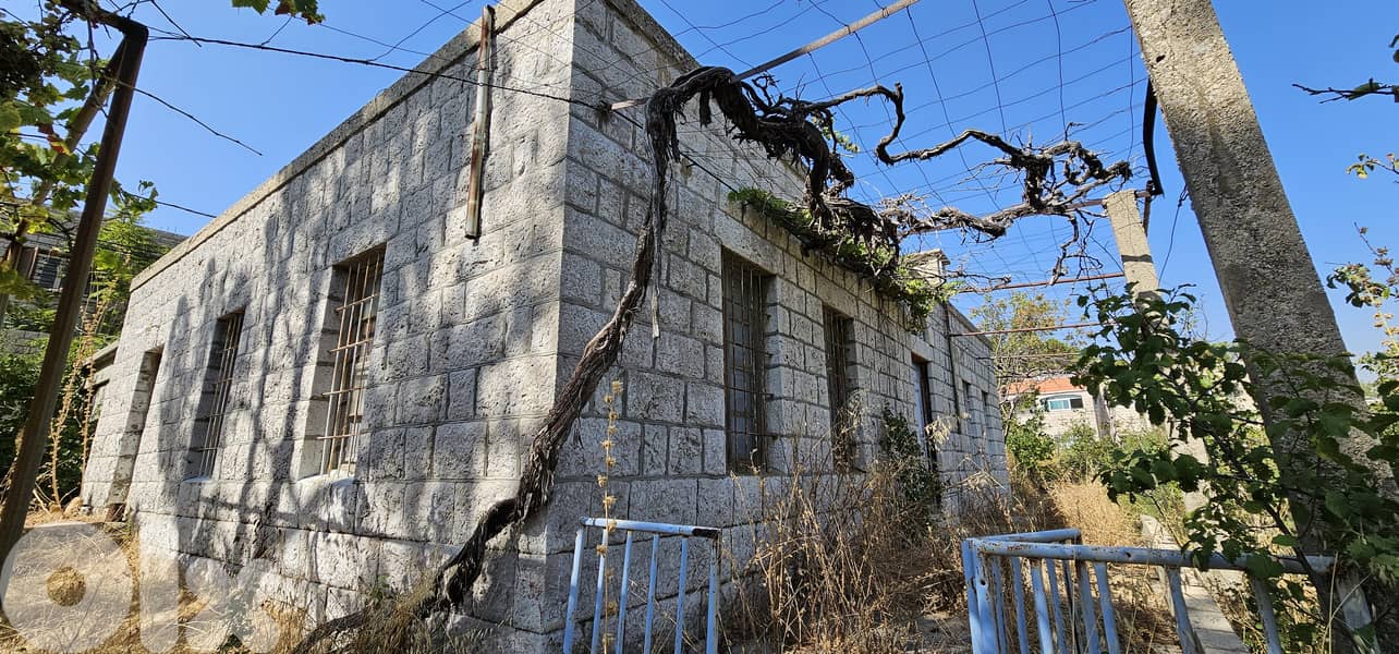 RWK187GZ - Land with Old house for sale in Kfardebian 3
