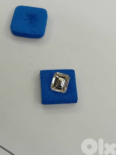 certified 3 ct diamond emerald cut, L. vs2