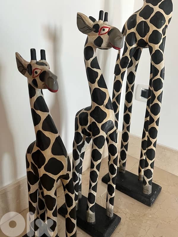 set of 3 handmade wooden painted giraffes 2