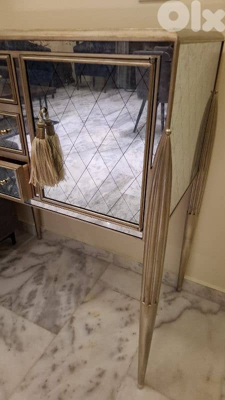 console hand made from suiss mirror 2