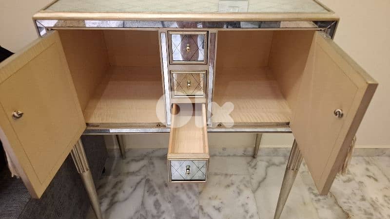 console hand made from suiss mirror 5