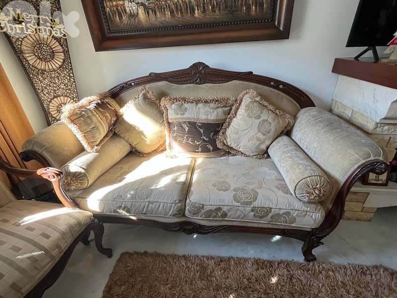 كنبايات كلاسيك فخمة خشب محفور – عدد 2 – حالة ممتاز 1