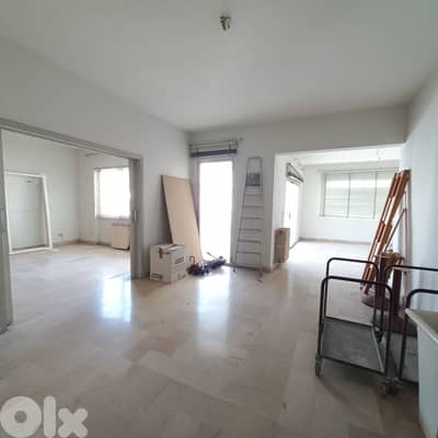 Office of 270sqm  in Jal el dib for rentمكتب بمساحة ٢٧٠ متر مربع للإيج