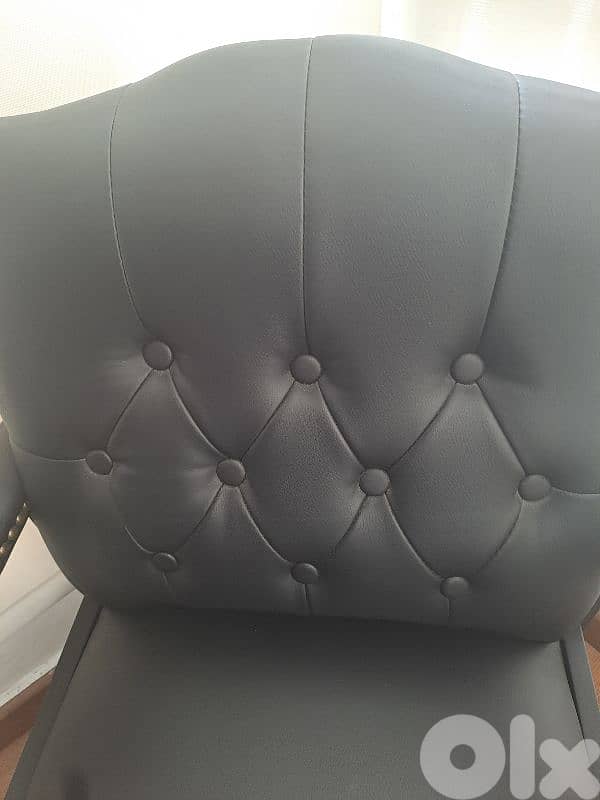 2 chairs , made of leather, excellent condition 2