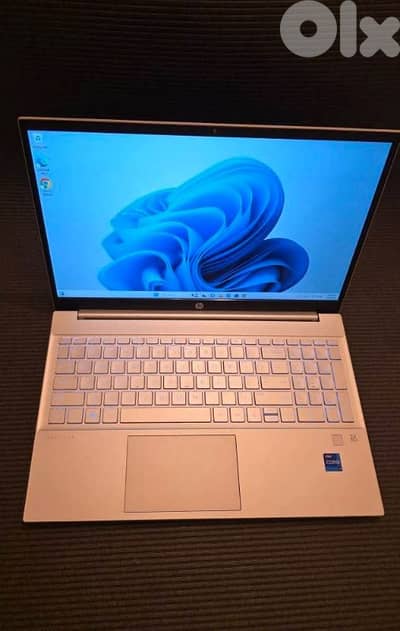 HP PAVILION CORE I7 GENERATION 13/ 16G RAM/ 512 NVME/ / vga XE IRIS