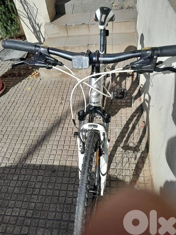 Giant hybrid bicycle 2