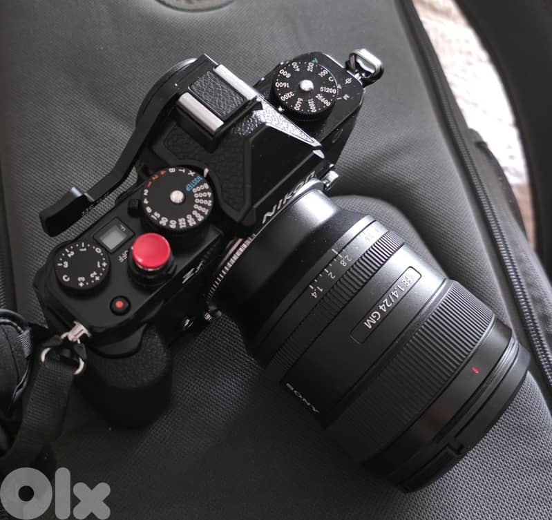 Nikon Zf like new + 26mm f2.8 lens 2