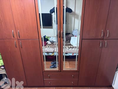 خزانة وكونسول