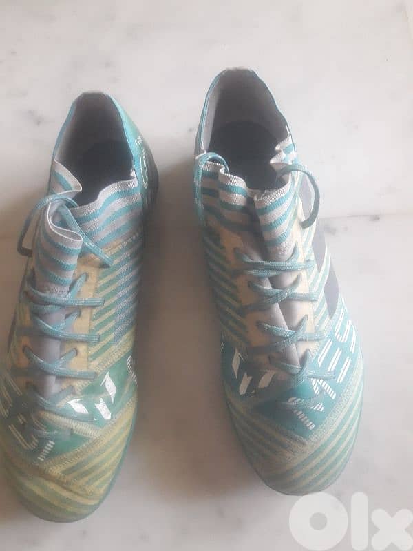 شروة اكثر من ٨٠ قطعة تقريبا تياب واحذية لقطة 8