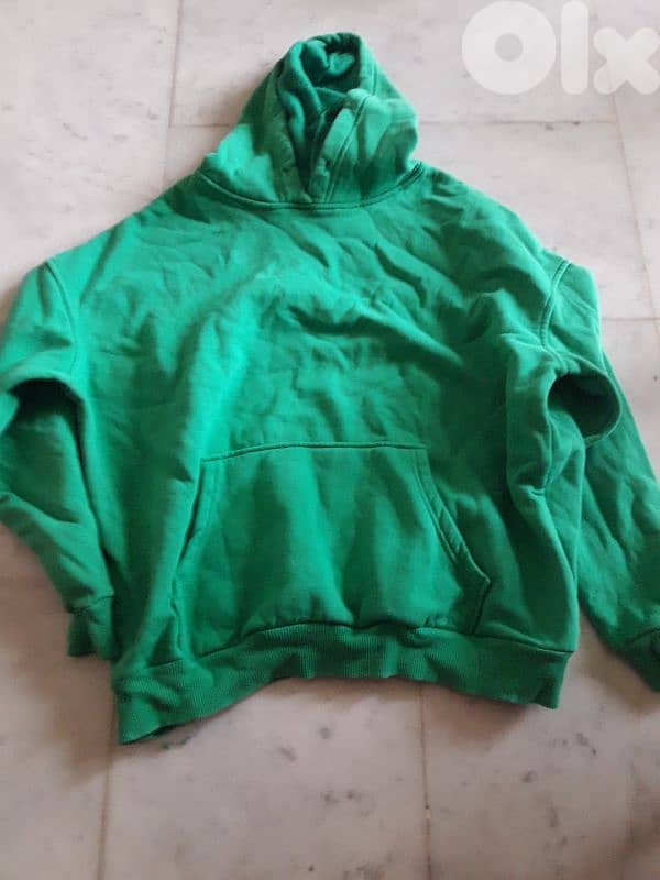 شروة اكثر من ٨٠ قطعة تقريبا تياب واحذية لقطة 19