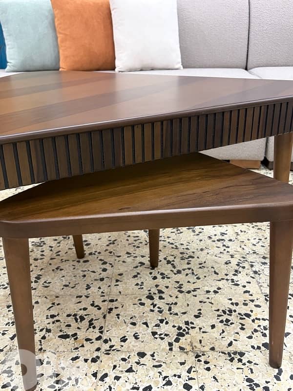 Wooden triangle table 2