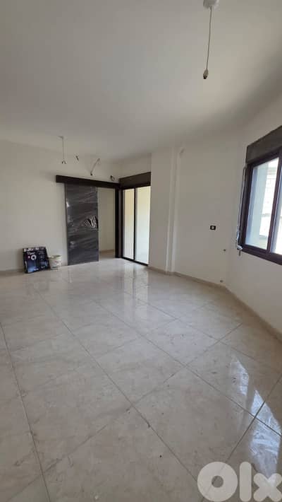 Apartment For Sale in Cornet El Hamra -شقة للبيع في قرنة الحمرا