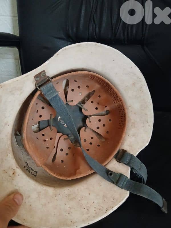 خوذة قديمة 2