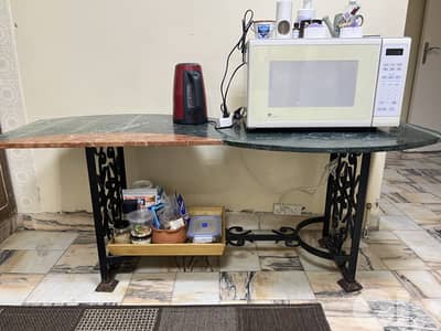 طاولة  || outdoor table